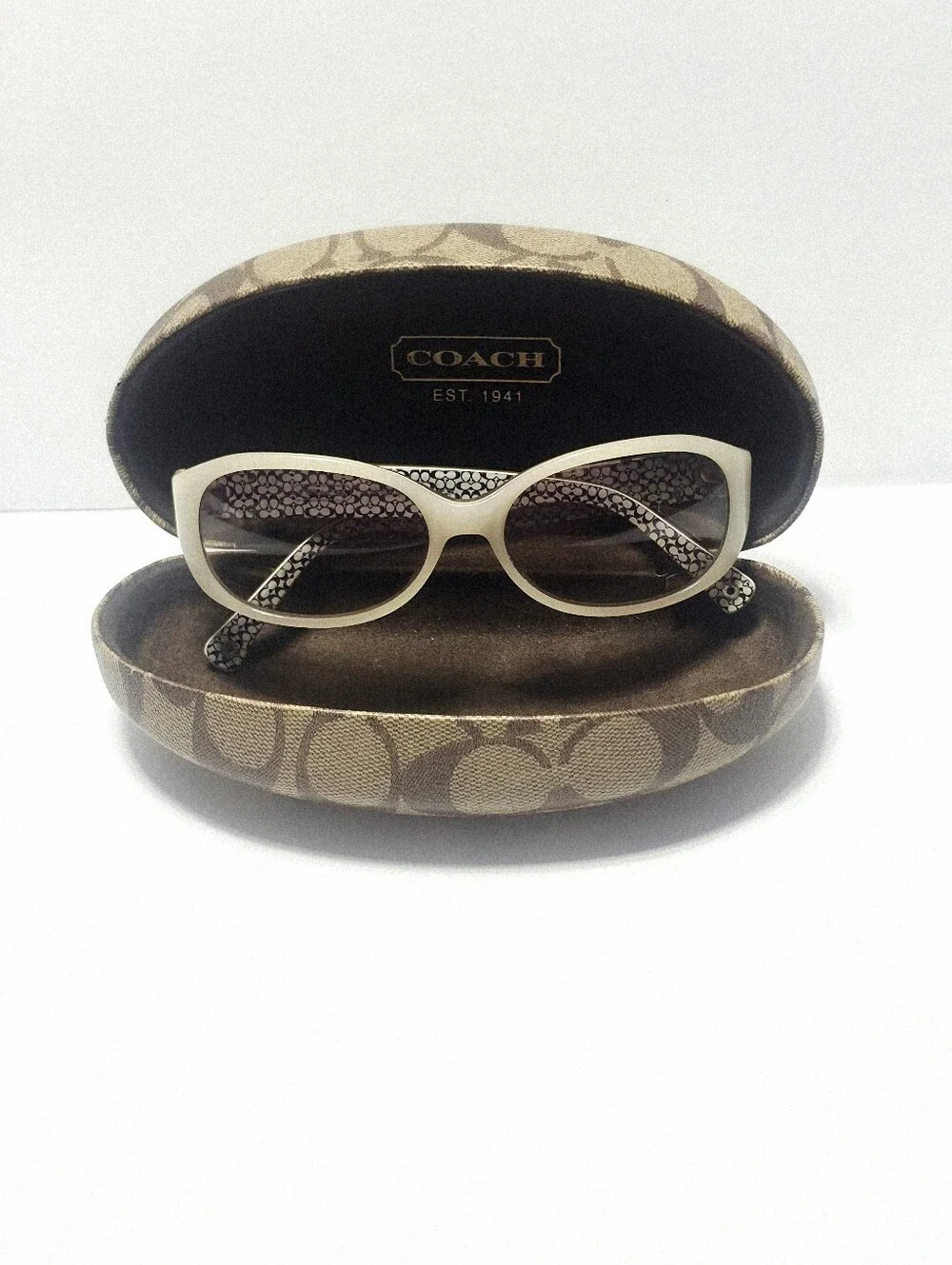 Coach HC8046 Ivory Signature Sunglasses with Case Women Authentic Used